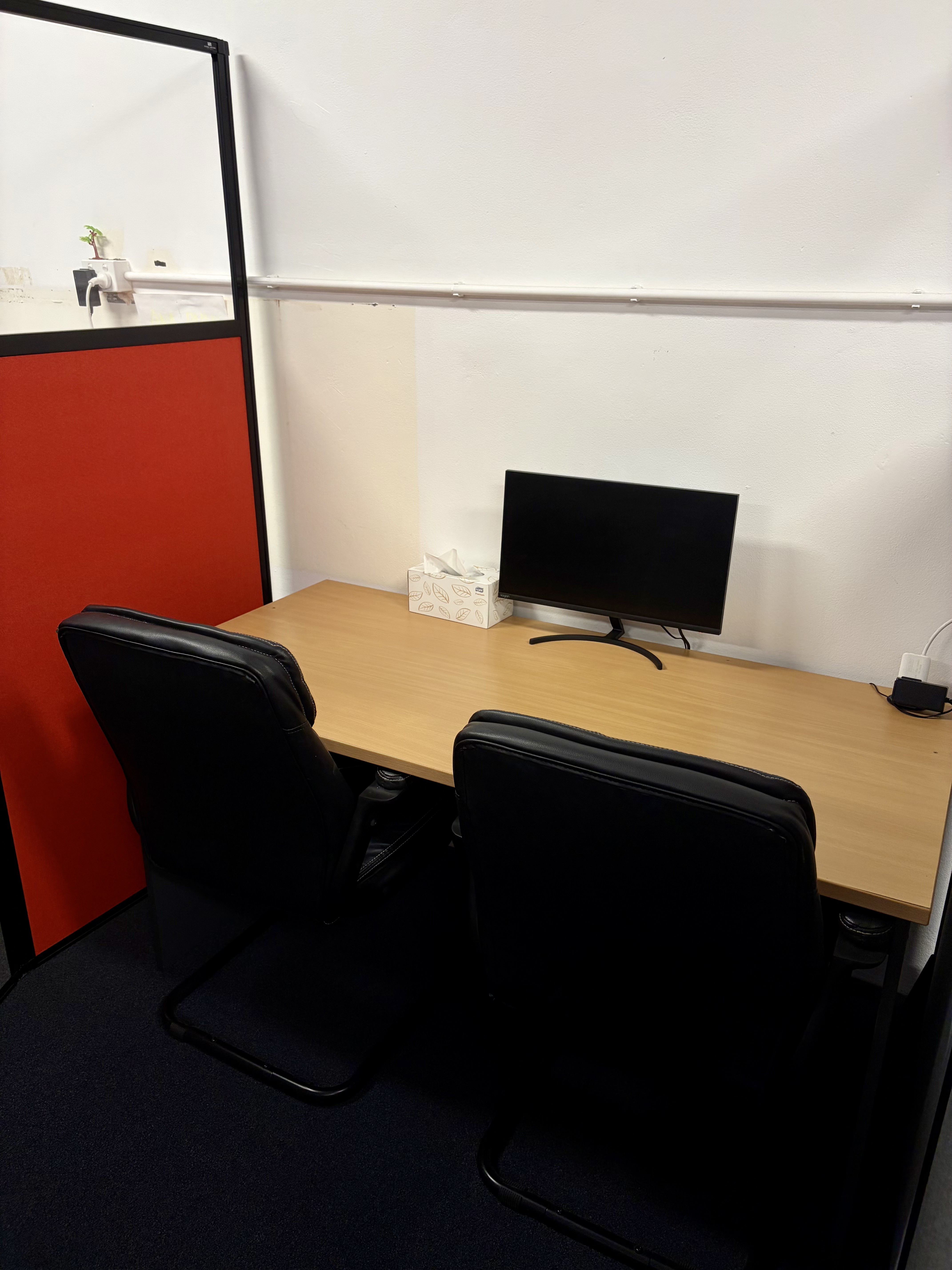 Professional hot desk workspace in Belrose, Sydney — Northern Beaches Coworking